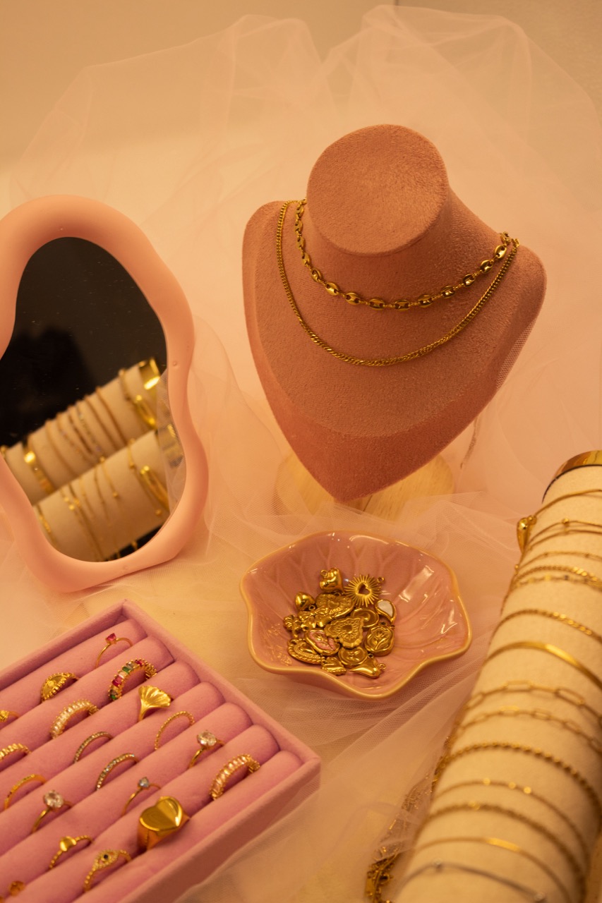 elara. jewelry homepage photo